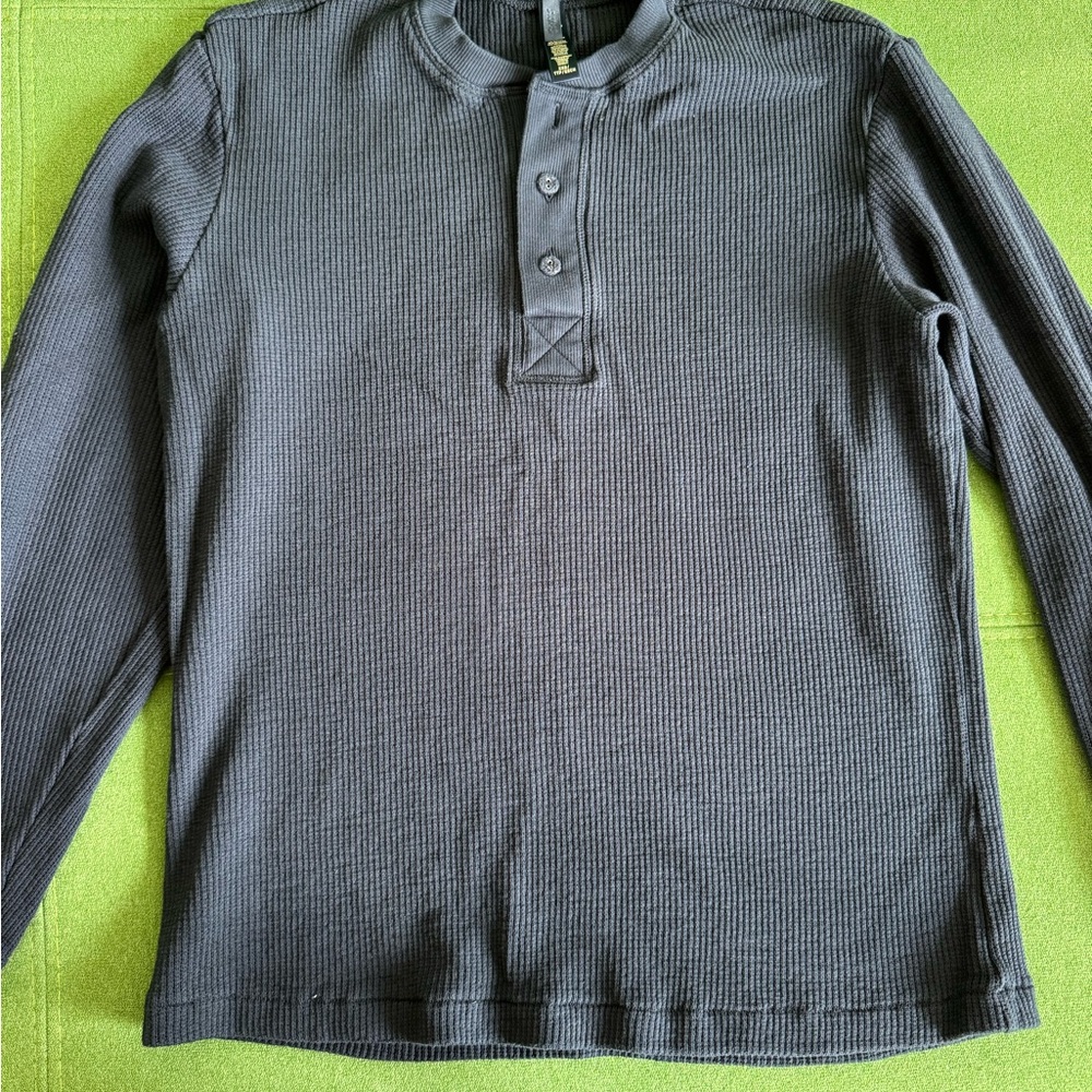 SKIMS HEAVY WAFFLE LONG SLEEVE HENLEY
NAVY / XXS